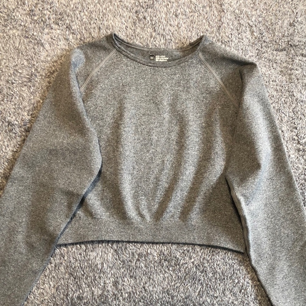 Cropped gym top